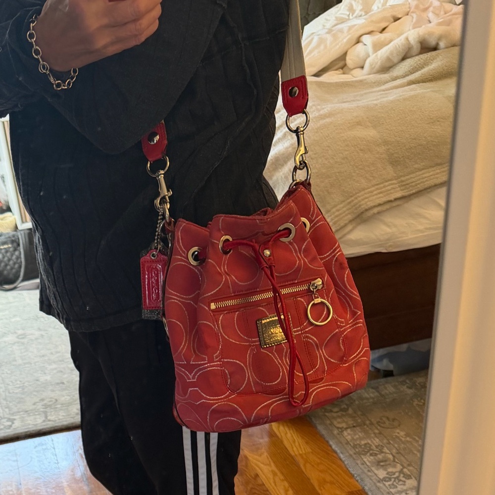 Coach Rare Retired  Ruby Red Poppy cinch Bucket Bag with strap - Picture 3 of 16